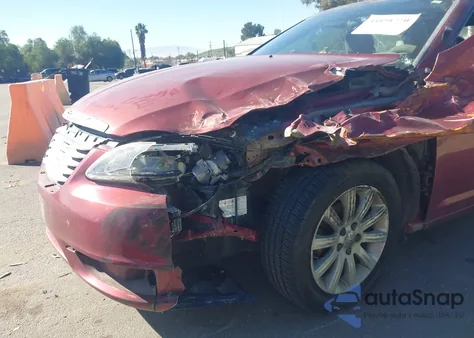 2013 Chrysler 200 Touring из США, поврежденный, VIN 1C3BCBEB7DN559886